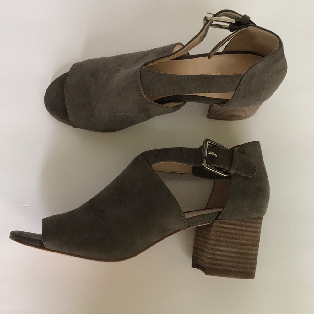 ❌SOLD❌Nine West Suede Cutout Sandals